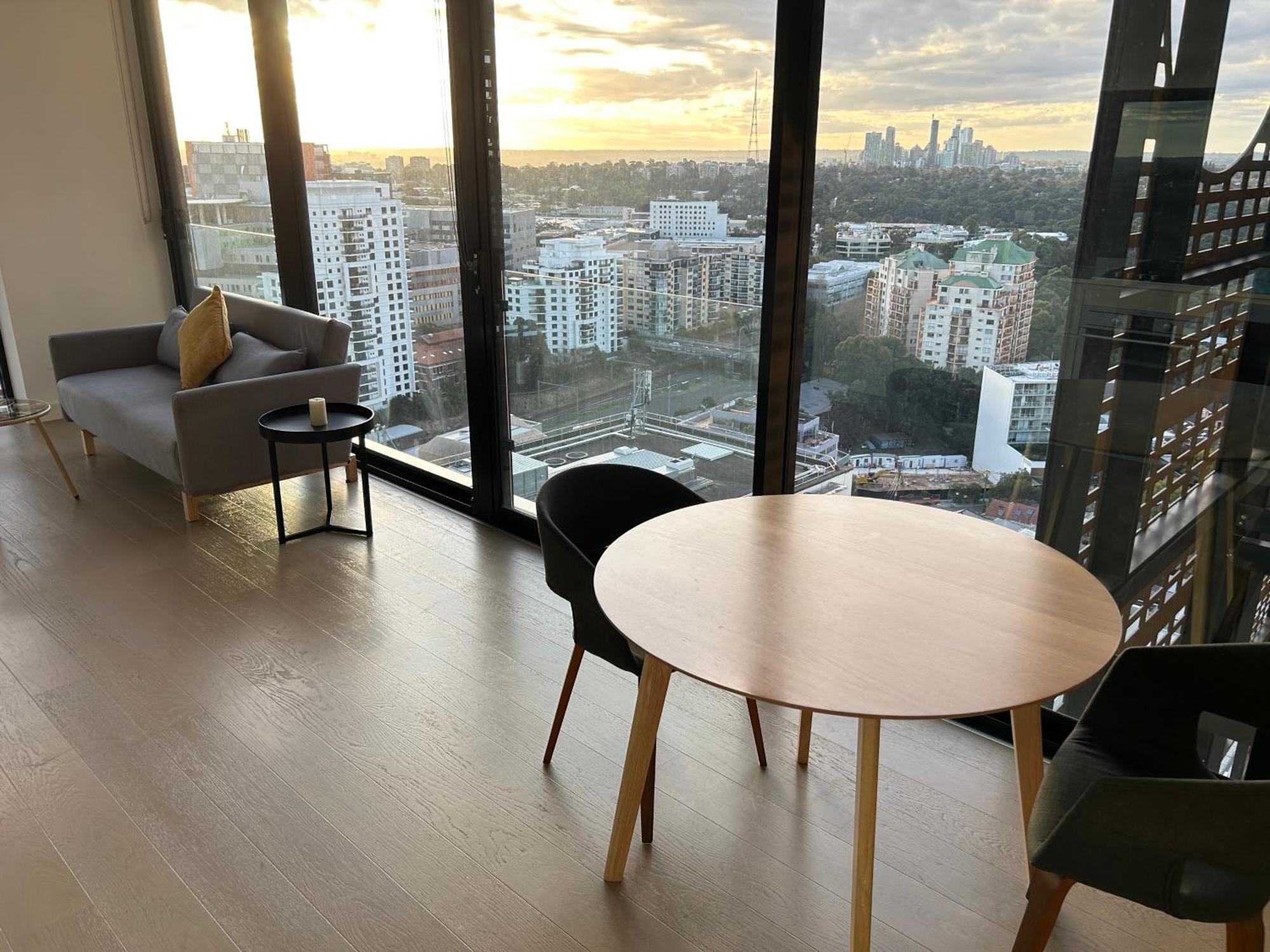 St Leonards 1 Bed Prime Location & Views Apartment *